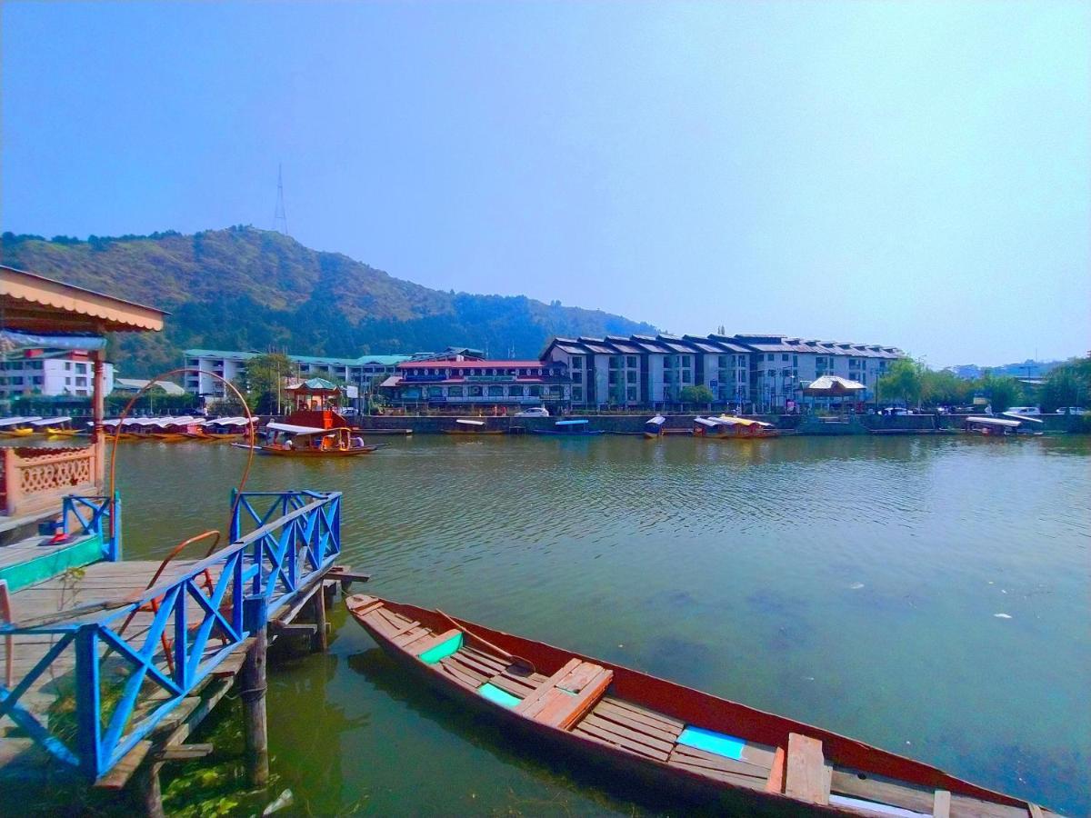 The Dreamer Destination' Houseboat Srinagar  Exterior photo
